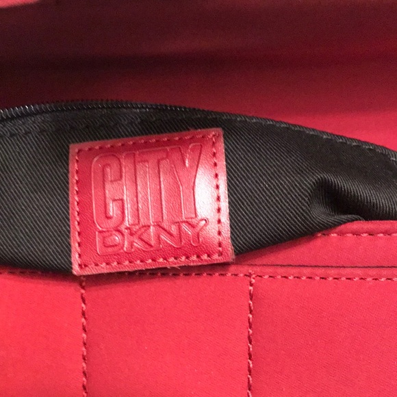 Purse - Picture 4 of 4